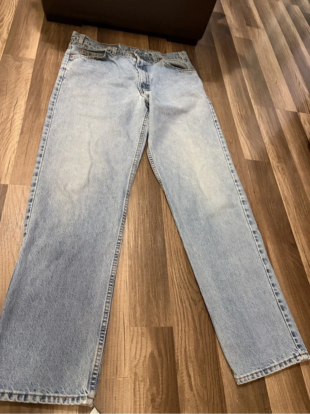 Vintage Levi's 550 Relaxed Fit Men's Jeans - Light Blue Denim